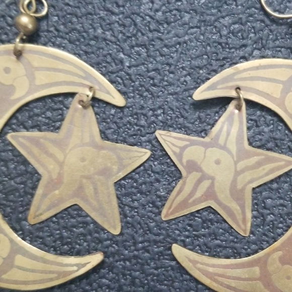 Amazing Vintage Earrings - Picture 2 of 5